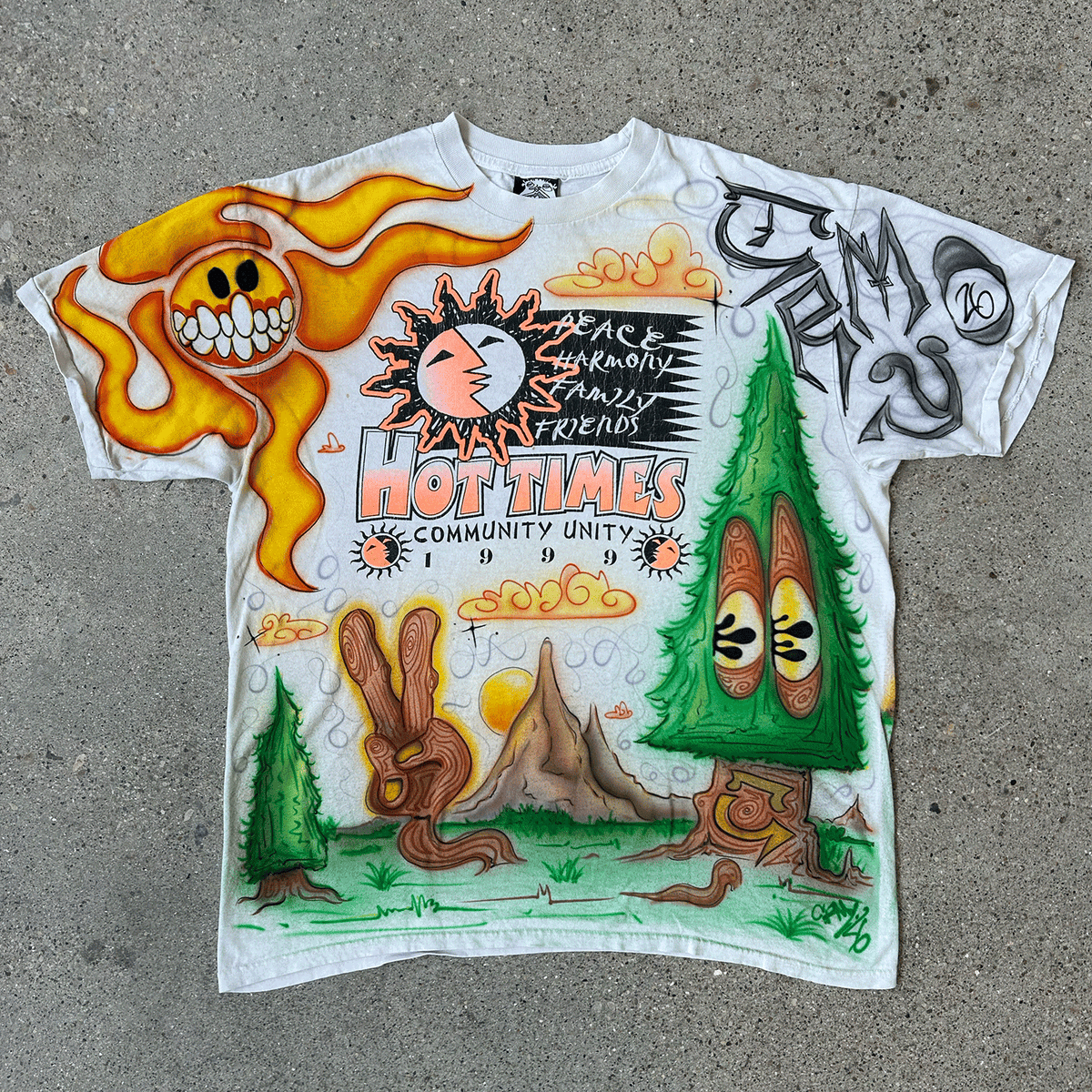 HOT TIMES 99 / A MAD WOODEN SPRITE
