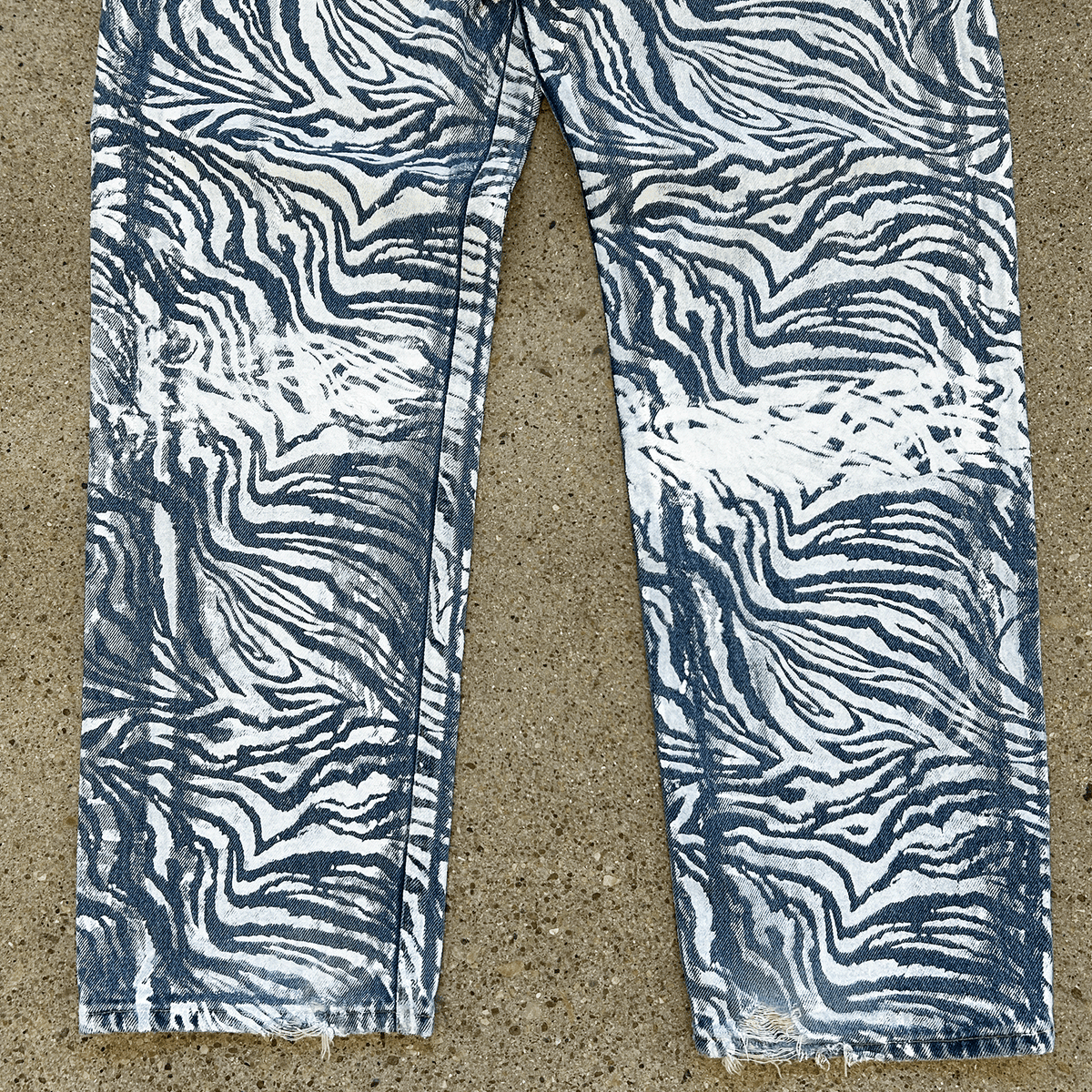AOP ZEBRA PRINT DENIM WHITE
