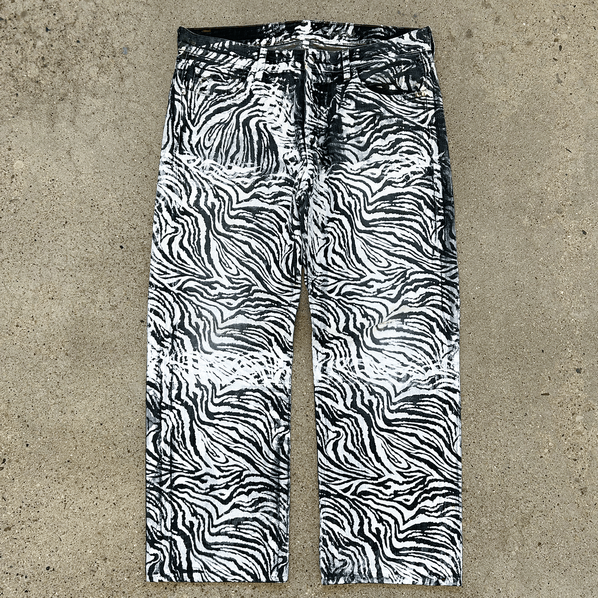 AOP ZEBRA PRINT DENIM WHITE