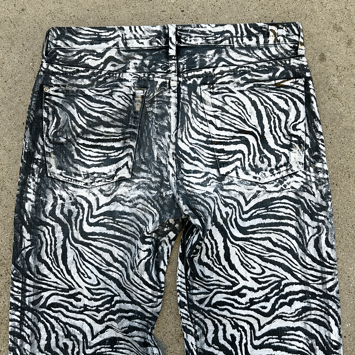 AOP ZEBRA PRINT DENIM WHITE